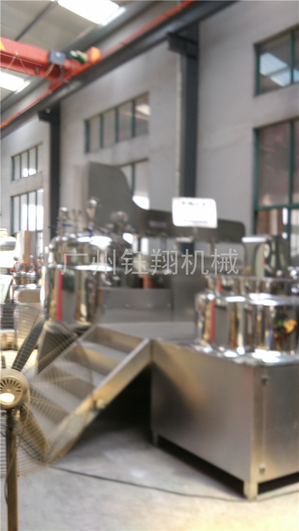 真空升降乳化機(jī)處理物料效果好的這兩大特點(diǎn)你了解了嗎？【鈺翔】